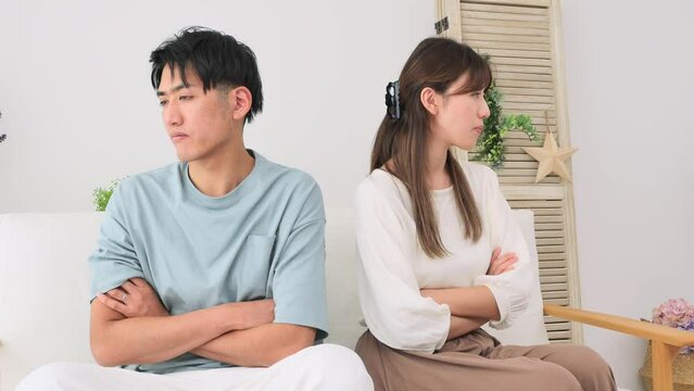 リビングで夫婦喧嘩をする