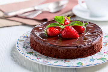 Low-calorie brownie dessert.