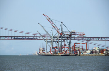 Fototapeta na wymiar Container port in Lisbon 
