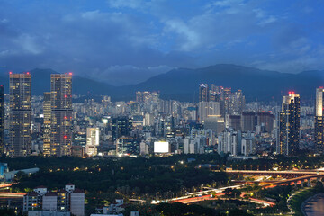 Obraz premium The night view of Jung-gu, Seoul, Korea