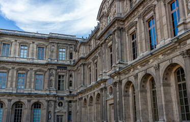 Fototapeta na wymiar facade of the building Louvre
