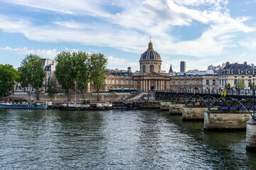Fototapeta na wymiar view of old part Paris