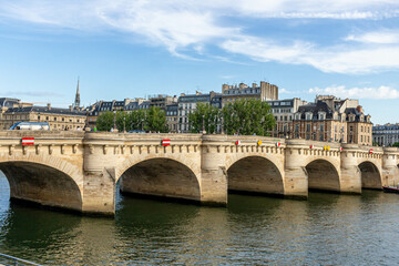 Obraz premium bridge over the river at Paris city