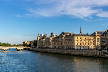Fototapeta na wymiar view of the paris city