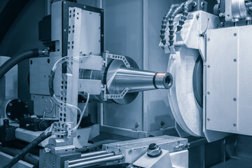 industrial metalworking cutting movement process by milling cutter