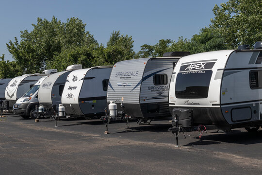 Fifth Wheel Recreational RV Vehicles On Display Including RVs From Jayco, Keystone, Winnebago And Gulfstream.