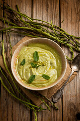asparagus soup with mint leaf
