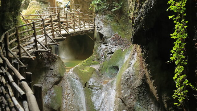 Grotte del Caglieron