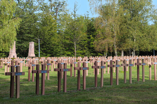 Vosges - N&eacute;cropole nationale du col de la Chipotte - Tombes des soldats de la premi&egrave;re guerre mondiale