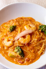 蟹と海老のトマトクリームソース