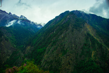 Obraz premium mountains in the mountains