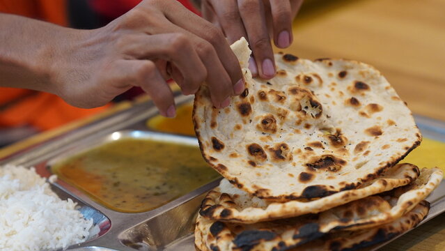 picture of plate of naan image hd