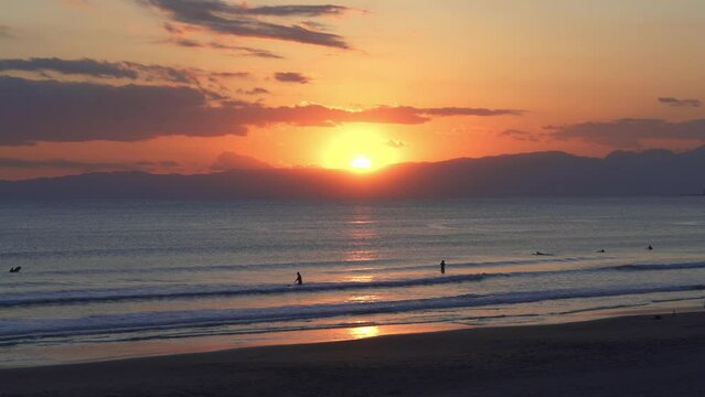 沈む夕日 湘南鵠沼海岸にて