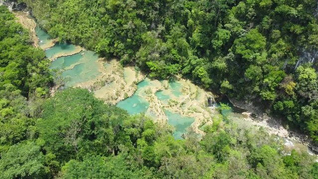 El encanto de Semuc Champey, un lugar &uacute;nico