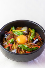 夏野菜のスパイシーキーマカレーパスタ