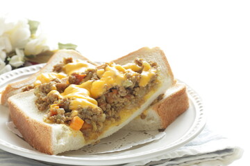 cheese and minced pork curry on toast