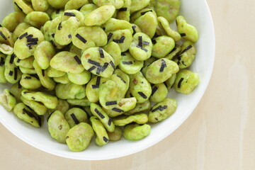 Japanese snack food, wasabi favor broad bean