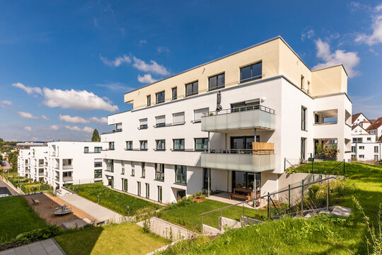 Germany, Baden-Wurttemberg, Leonberg, Apartments in new modern development area