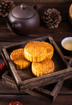 The traditional Chinese festival Mid-Autumn Festival food moon cake