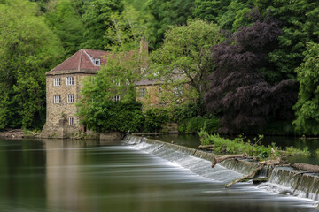 Fototapeta na wymiar Fulling Mill in Durham using a long exposure 