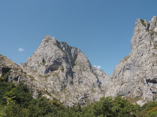 Fototapeta na wymiar Paisaje de alta montaña, en Asturias