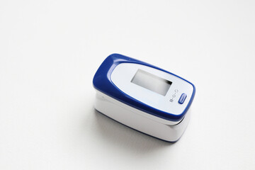 抗原検査キッドとパルスオキシメーター