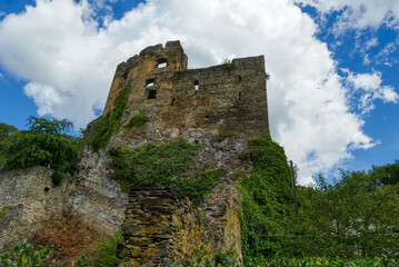 Fototapeta na wymiar Historische Burgruine in Balduinstein an der Lahn