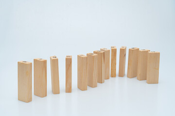 Expressing various concepts such as dominoes and business using wood jenga