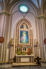 Fototapeta na wymiar Guayaquil, Guayas, Ecuador - November, 2013: Interior of the Cathedral of Guayaquil, in the downtown area. Neogothic style and built between 1924-1937. It's a replica of the old 1547 original.