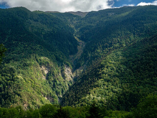 Canalone con fiume © Martina