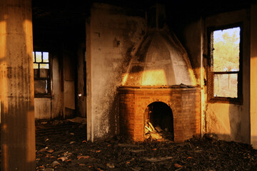 Fototapeta na wymiar burnt house