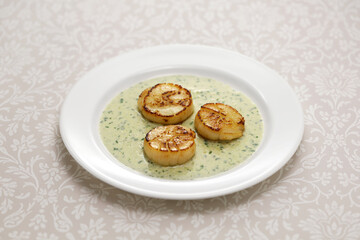 seared scallops, French cuisine