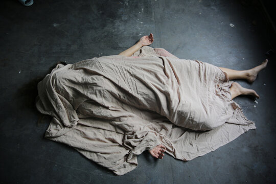 รูปภาพCorpse เลือกดูภาพถ่ายสต็อก เวกเตอร์ และวิดีโอ1 021 931 Adobe