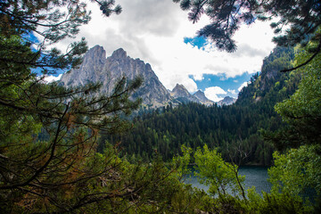 Montaña escondida