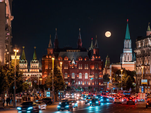 Red Square, Moscow Kremlin and State Historical Museum in Moscow, Russia. Architecture and landmarks of Moscow. Moscow, Rusya 02.08.2022