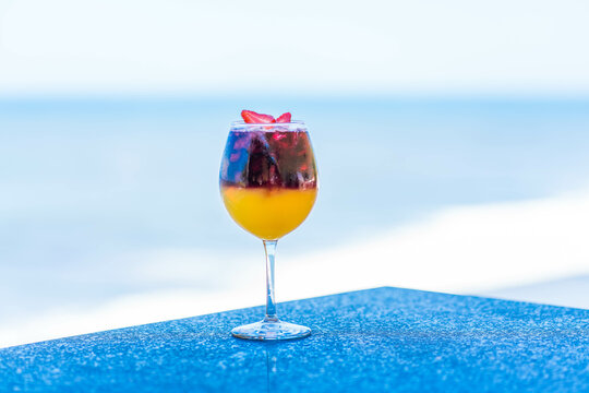 Refrescante Sangria en la playa