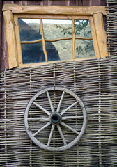 wheel. fence. window - 525231601