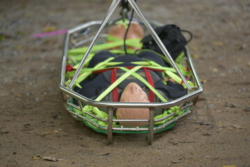 basket stretcher