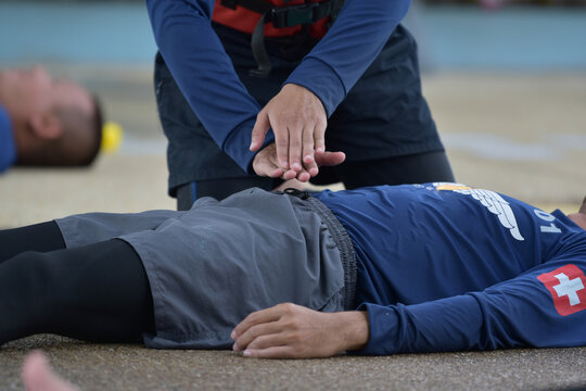 CPR trainner basic life support
