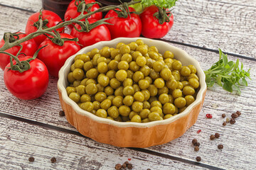 Canned sweet green peas conserve