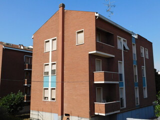 palazzo a bologna degli anni 1970