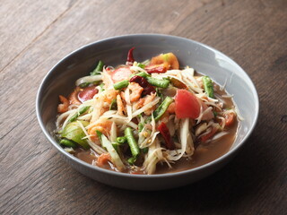 Som Tum, Thai spicy green papaya salad