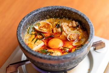 スンドゥブチゲ