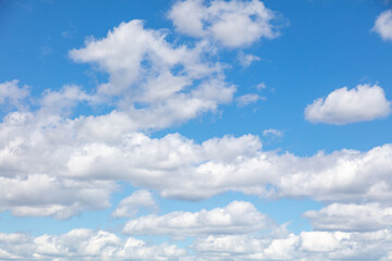 Obraz premium White clouds on the blue sky