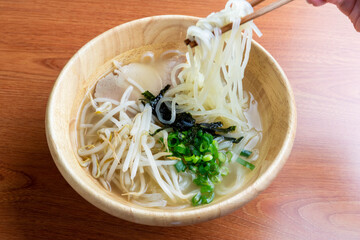 韓国風の塩ラーメン
