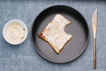 low fact cheese cream spread on a bread 