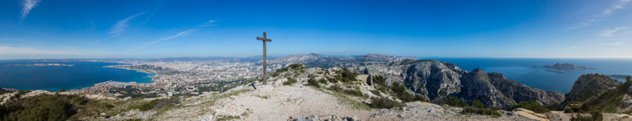 Fototapeta na wymiar Marseille , France - Panorama colline de Marseille 