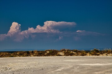 Wilder Strand Meer in Griechenland 