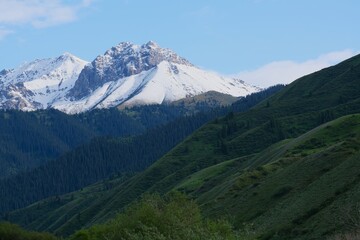 Naklejka premium view of the mountains