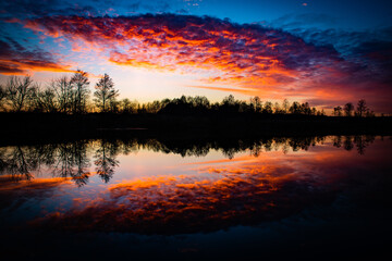 Fototapeta Zachód słońca nad jeziorem obraz